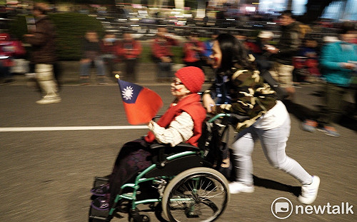 現場直擊》韓國瑜夜襲凱道 韓粉就算坐輪椅也要出面力挺