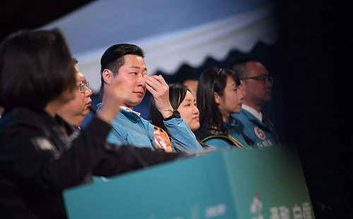 林昶佐選前之夜淚崩：史明歐吉桑仍跟我們在一起
