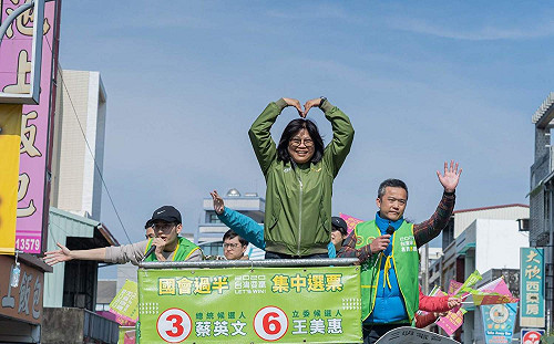 1人「輾壓」7人 嘉義市王美惠謝票嗨翻