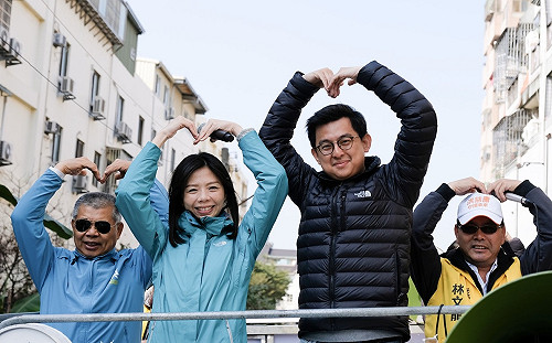 謝票遇支持者表達不捨  洪慈庸：該道歉的是我