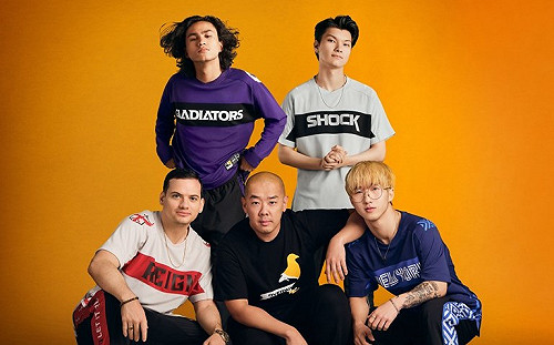 《鬥陣特攻》OWL攜手街頭服飾傳奇設計師　設計嶄新電競隊服