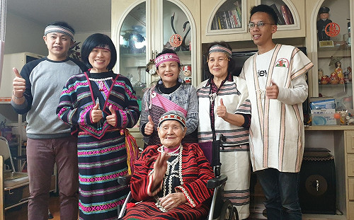 新北市府探訪全台唯一賽德克族紋面國寶耆老