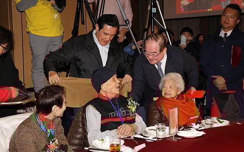 馬英九祝福獨居長者，甫升格外公自嘲已「初老」