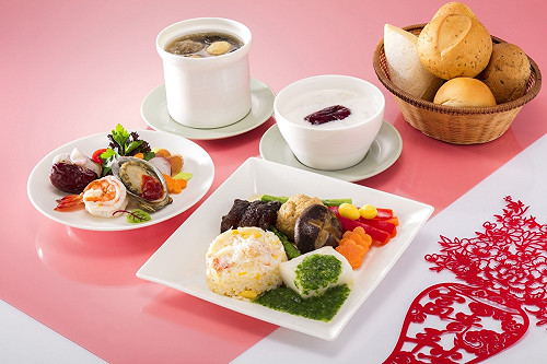 飛機上吃年菜！除夕夜搭長榮航空全艙等皆可享特製料理