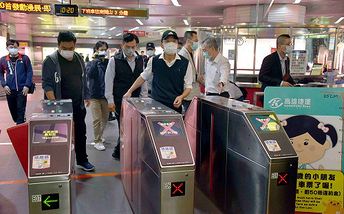 武漢肺炎》視察高捷防疫工作 韓國瑜：年後發福袋將改為祈福或走春