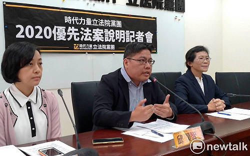 「民眾黨還未對議題表態」邱顯智:在野黨大聯盟聽起來雞皮疙瘩