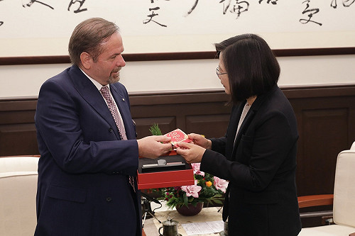 蔡英文籲聯合國相關機構：不該讓防疫出現破口