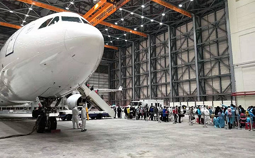 武漢包機》老弱婦孺優先？  網友：X！跟共產黨KMT扯上都沒好事