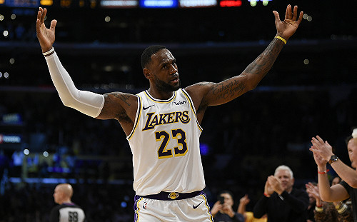 NBA／超神！詹皇末節連轟5記三分球　馬刺波總臉色鐵青(影)