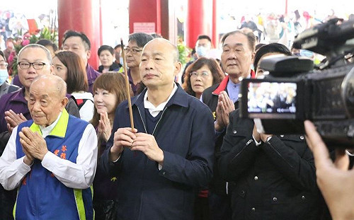 本來堅持要戴！韓國瑜今脫口罩向登革熱宣戰：三民區是重點