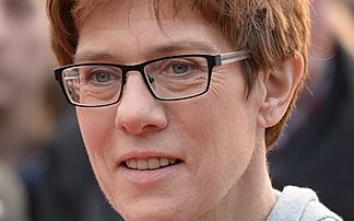 威信不足無法團結德國基民盟  梅克爾接班人不幹了