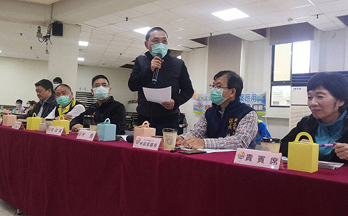 拚市民有感!侯友宜連2場板橋行動治理  戴口罩聽民意