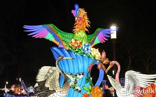作品透露心聲? 中監收容人參展燈會 「鳳凰展翅」獲燈王