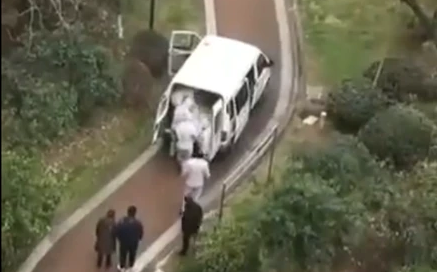 (影)武漢肺炎》驚！ 中國兒童天真喊「好多屍體」 影片瘋傳掀論戰