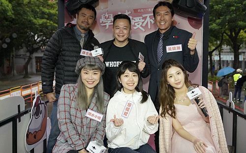 雞排妹台北燈會開直播 高嘉瑜拉黃暐瀚飆唱、柯文哲搖頭