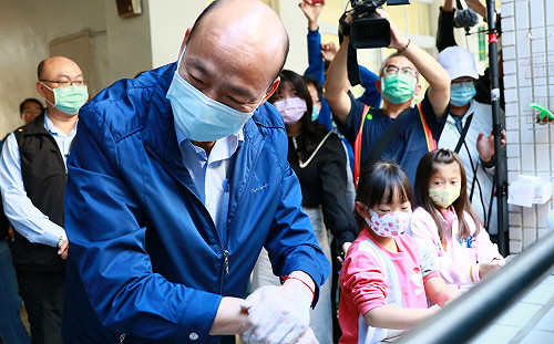 憂高市35萬學生受疫情影響 韓國瑜規劃高中以下遠距教學