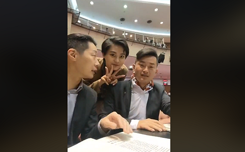 （影）陳柏惟立院開直播 聽說表決要「吵架」立刻暖身！