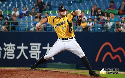 MLB／萊福力好神！「大風車」投球動作又登大聯盟官網