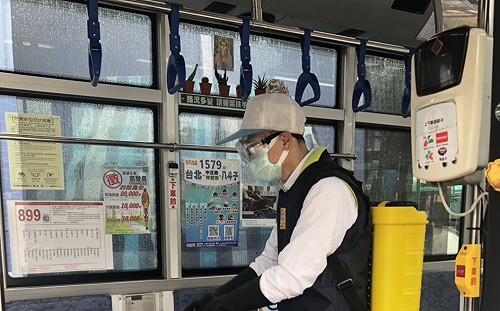 武漢肺炎》第32例曾搭藍38  客運業者立即消毒、駕駛放帶薪防疫假