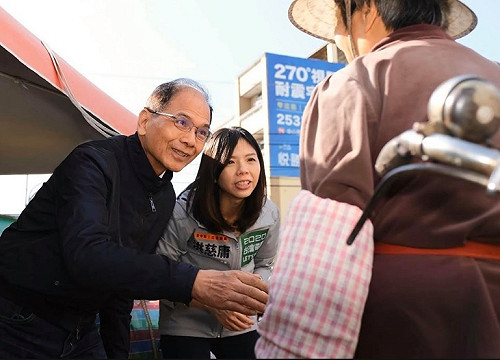 洪慈庸任立院機要顧問遭質疑 李來希酸：「只有」12萬真是委屈她