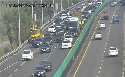 避開塞車路段！高公局預測今天下午5路段湧車潮