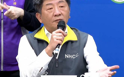 武漢肺炎》台大公衛籲保持1公尺距離 指揮中心：正在修訂集會指引