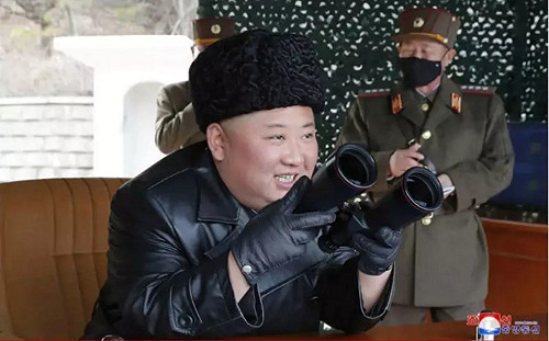 金正恩出席慶祝黨慶閱兵 欣慰北韓沒人染疫