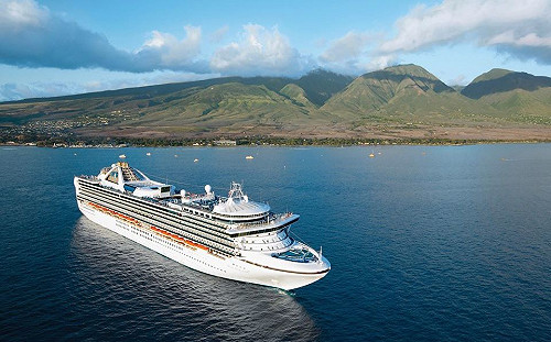 至尊公主號3500人外海隔離  直升機送檢測包