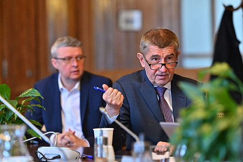 捷克總理有種！要中國撤換發威脅信大使  網一面倒支持