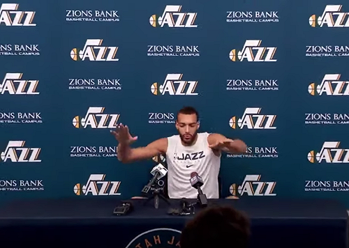 NBA／爵士隊中鋒不信邪故意碰麥克風　果然確診武漢肺炎