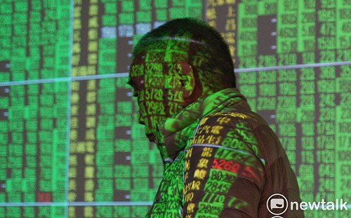 蘇建榮親上火線喊話  股市仍失守慣破萬點