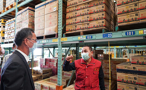 訪視超商物流中心 侯友宜籲：不囤貨不搶貨
