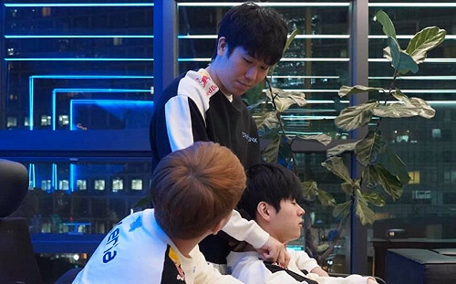 《英雄聯盟》DRX發布場外紀錄片　總教頭cvMax解禁回歸