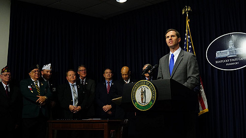 美年輕人嘲諷防疫：我是無敵的！參加「新冠肺炎派對」確診