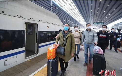 湖北返京列車開了! 首批乘客喊:暖心放心安心 後面還有20萬!
