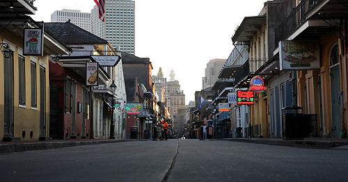 美確診破10萬例  川普下令通用汽車生產呼吸器