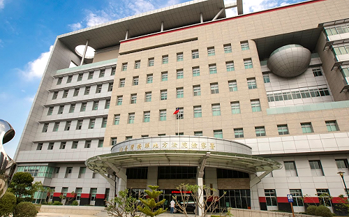 不肖業者涉哄抬口罩價格  高市醫療器材行負責人20萬交保