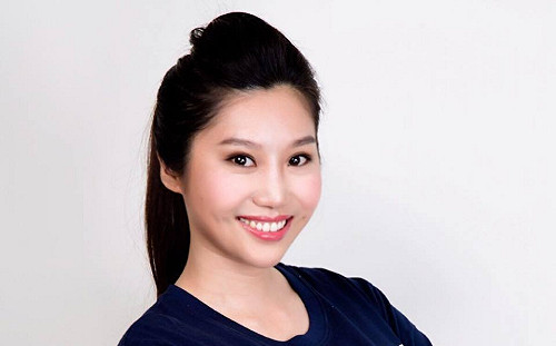 選美皇后女議員被騷擾 男送聖經大喊「天父要我們結婚」