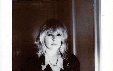 60年代英國玉女歌手染疫 情況穩定但幾無法說話