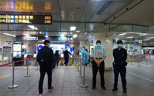 未戴口罩女子不聽勸強行上車  北捷首度開罰