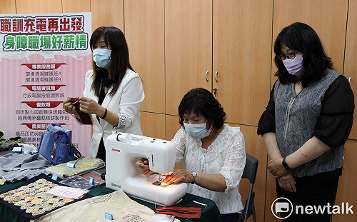 失業身障者學以致用獲工作  口罩產業找到一片天