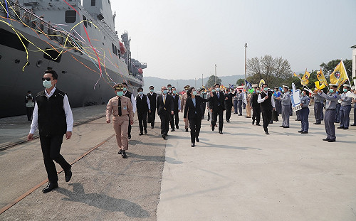 陳淞山觀點》敦睦艦隊官兵染疫的政治未爆彈？