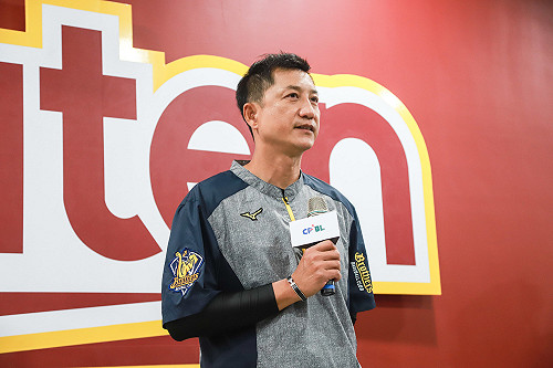 中職／王勝偉被放在二軍　丘總：他還是我們1號游擊手