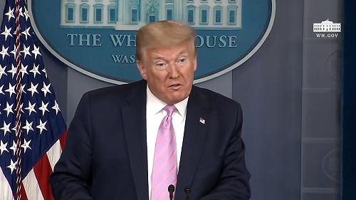 （影）川普嗆：總統有完全的權力！  全場記者都傻眼