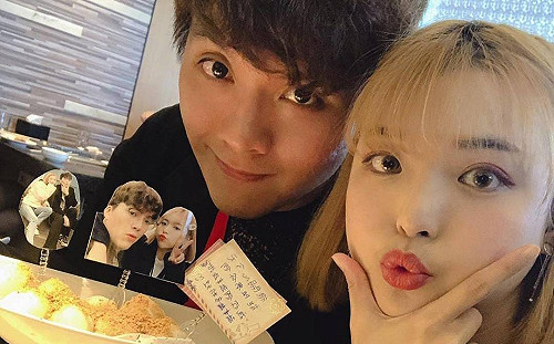 交往5年網紅情侶驚傳分手！「傑米鹿」對「一隻阿圓」道歉 : 我不夠了解她