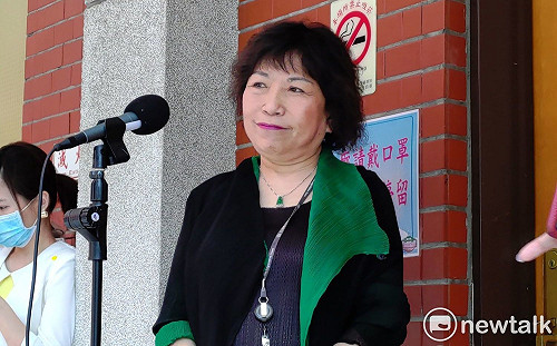 紓困之亂惹民怨 葉毓蘭諷政院滾動修正：就是不願拿香跟著國民黨拜