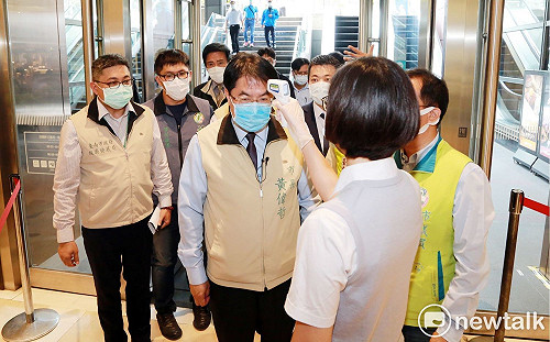 避免引爆社區傳染  黃偉哲籲:未來14天市民無差別戴口罩