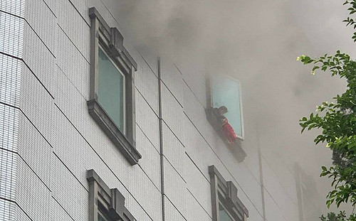 錢櫃惡火奪5命！民眾IG求救畫面曝「快不行了，救我」