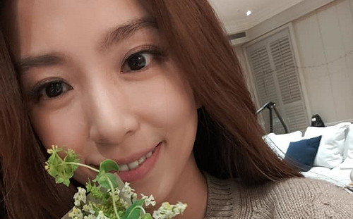 轉發貼文捲入豬揚戀風暴！田馥甄被出征代言照慘遭下架