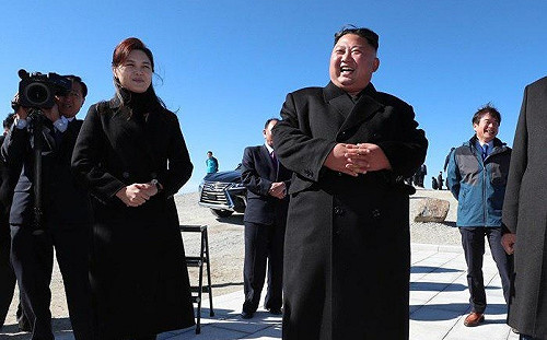 金正恩列車又被拍到在元山領導站 火車頭被移動